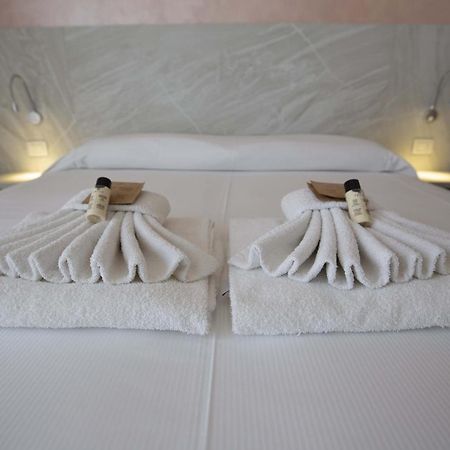 Hotel Confort Ρίμινι Εξωτερικό φωτογραφία