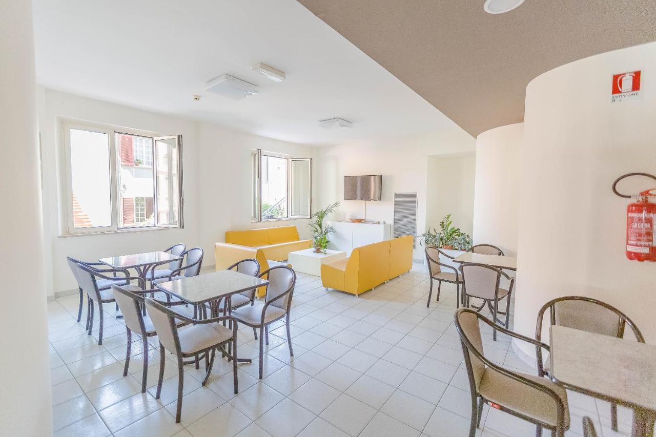 Hotel Confort Ρίμινι Εξωτερικό φωτογραφία