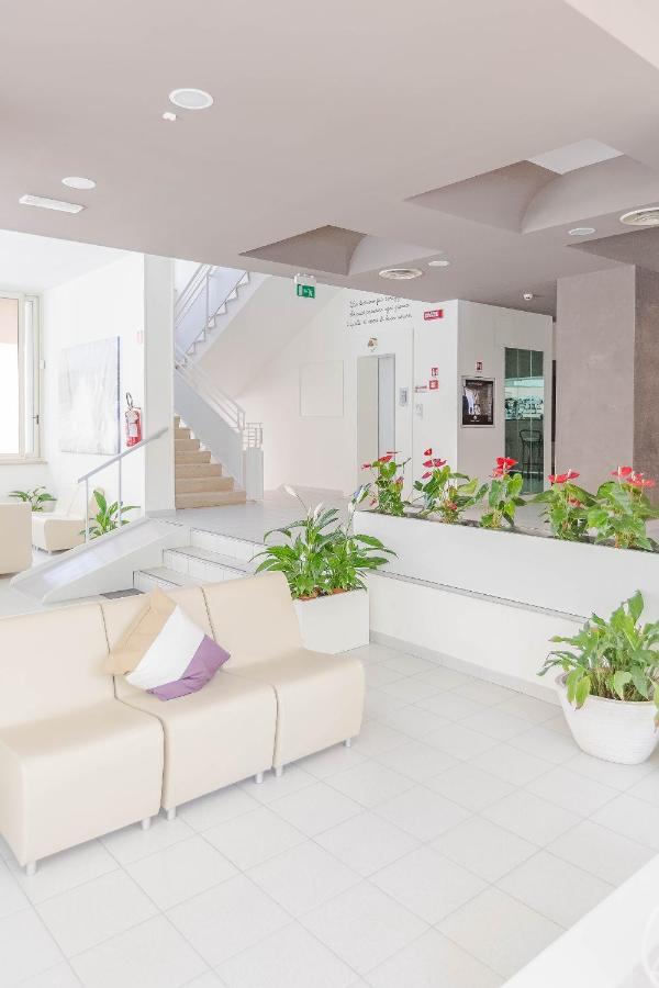 Hotel Confort Ρίμινι Εξωτερικό φωτογραφία
