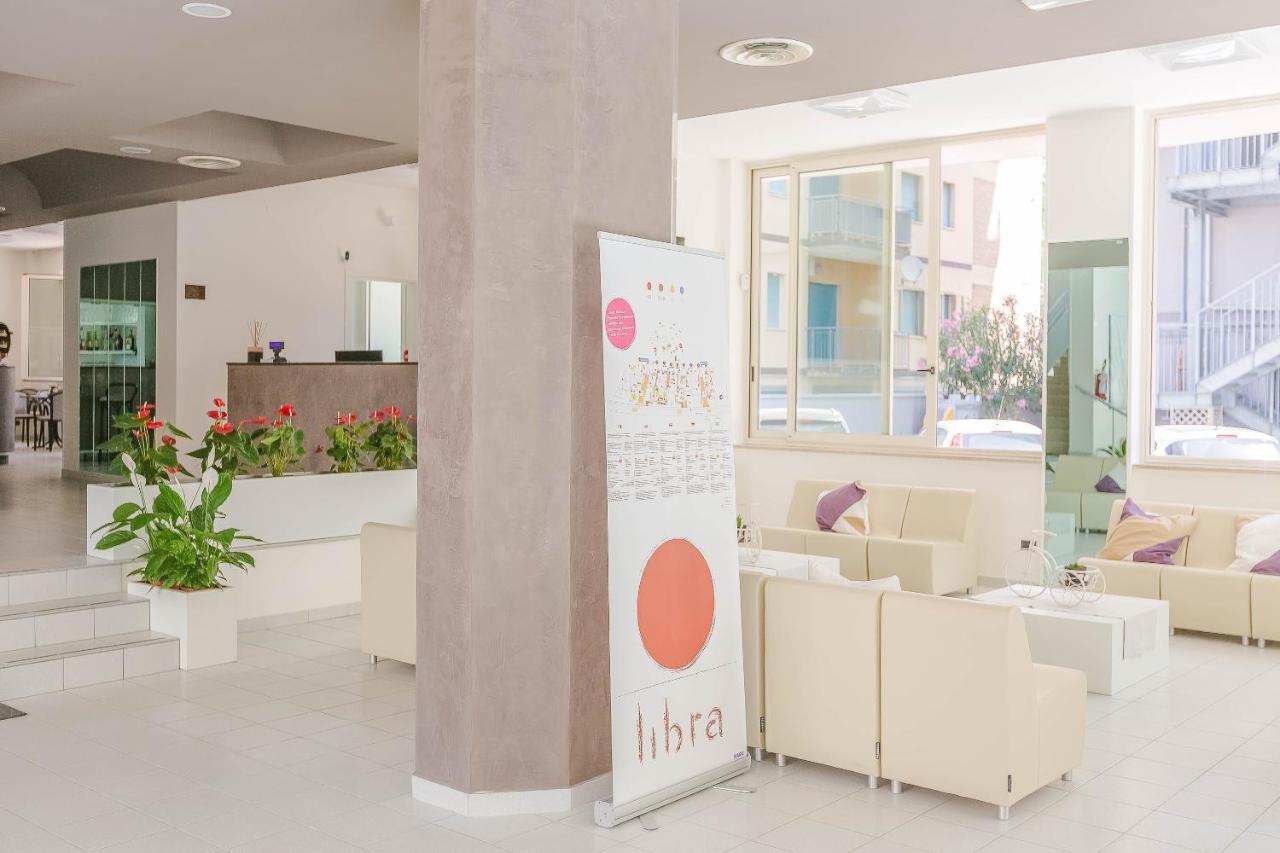 Hotel Confort Ρίμινι Εξωτερικό φωτογραφία