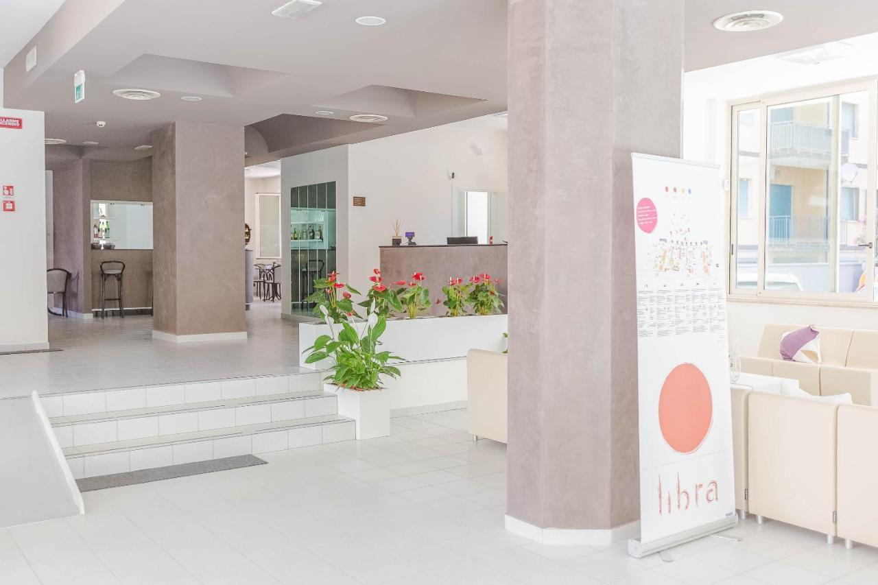 Hotel Confort Ρίμινι Εξωτερικό φωτογραφία