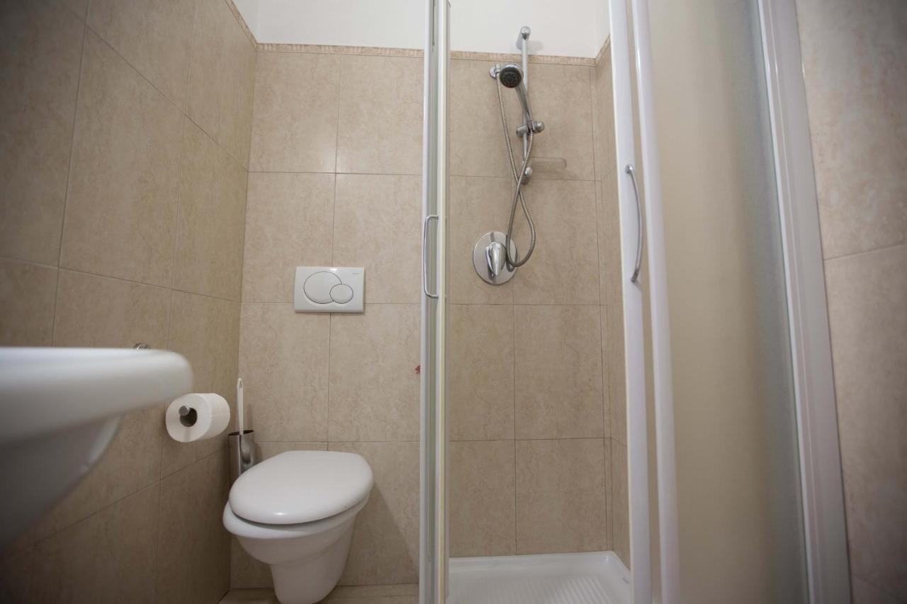Hotel Confort Ρίμινι Εξωτερικό φωτογραφία