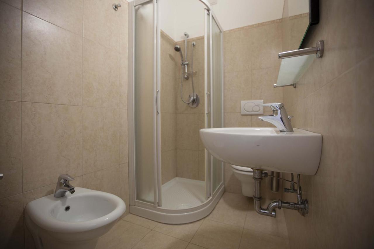 Hotel Confort Ρίμινι Εξωτερικό φωτογραφία