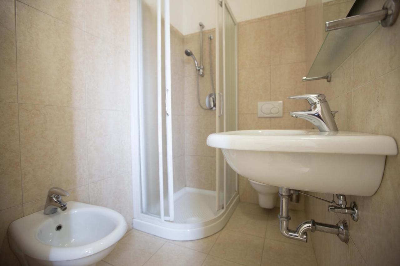 Hotel Confort Ρίμινι Εξωτερικό φωτογραφία