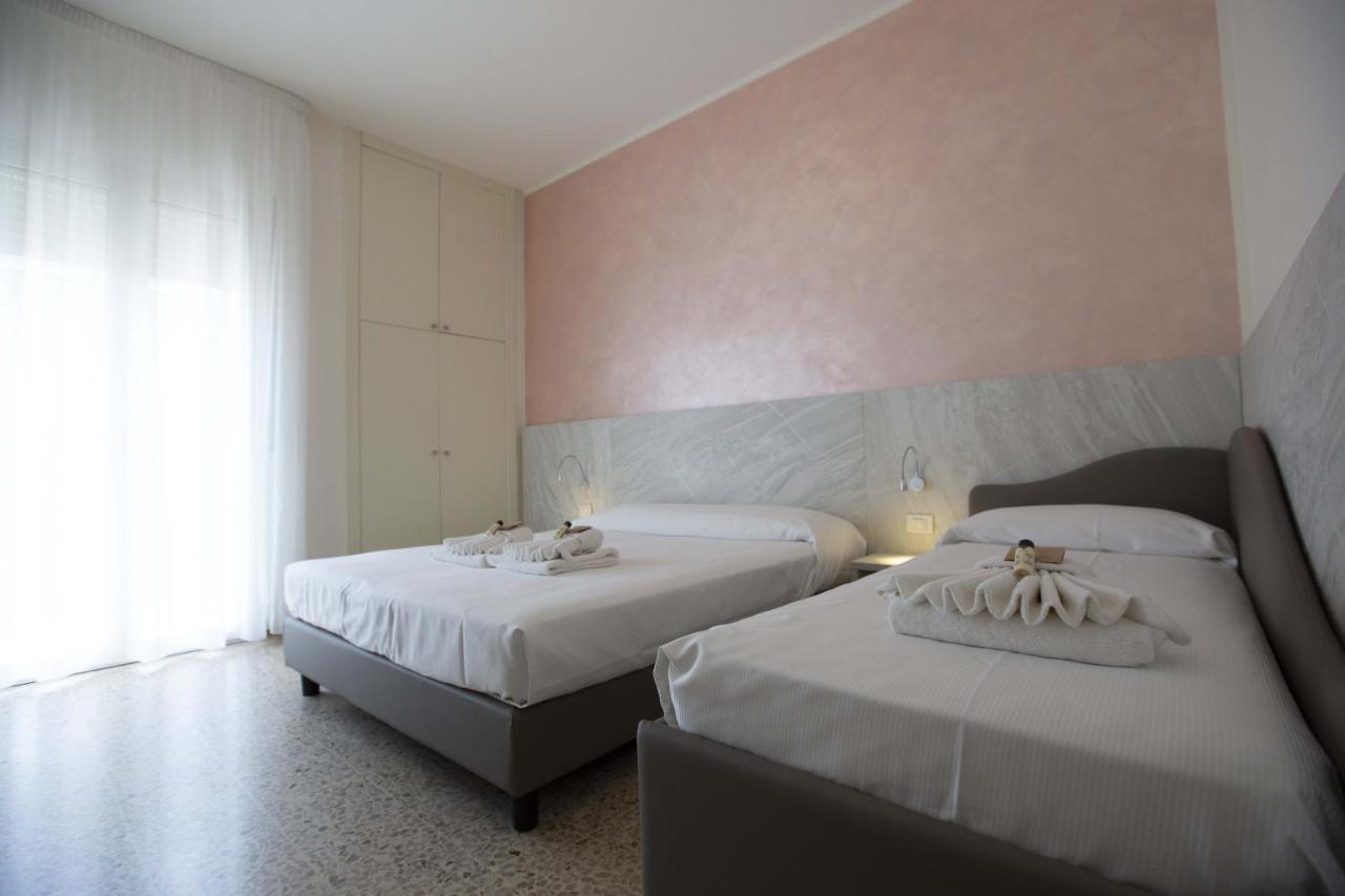 Hotel Confort Ρίμινι Εξωτερικό φωτογραφία