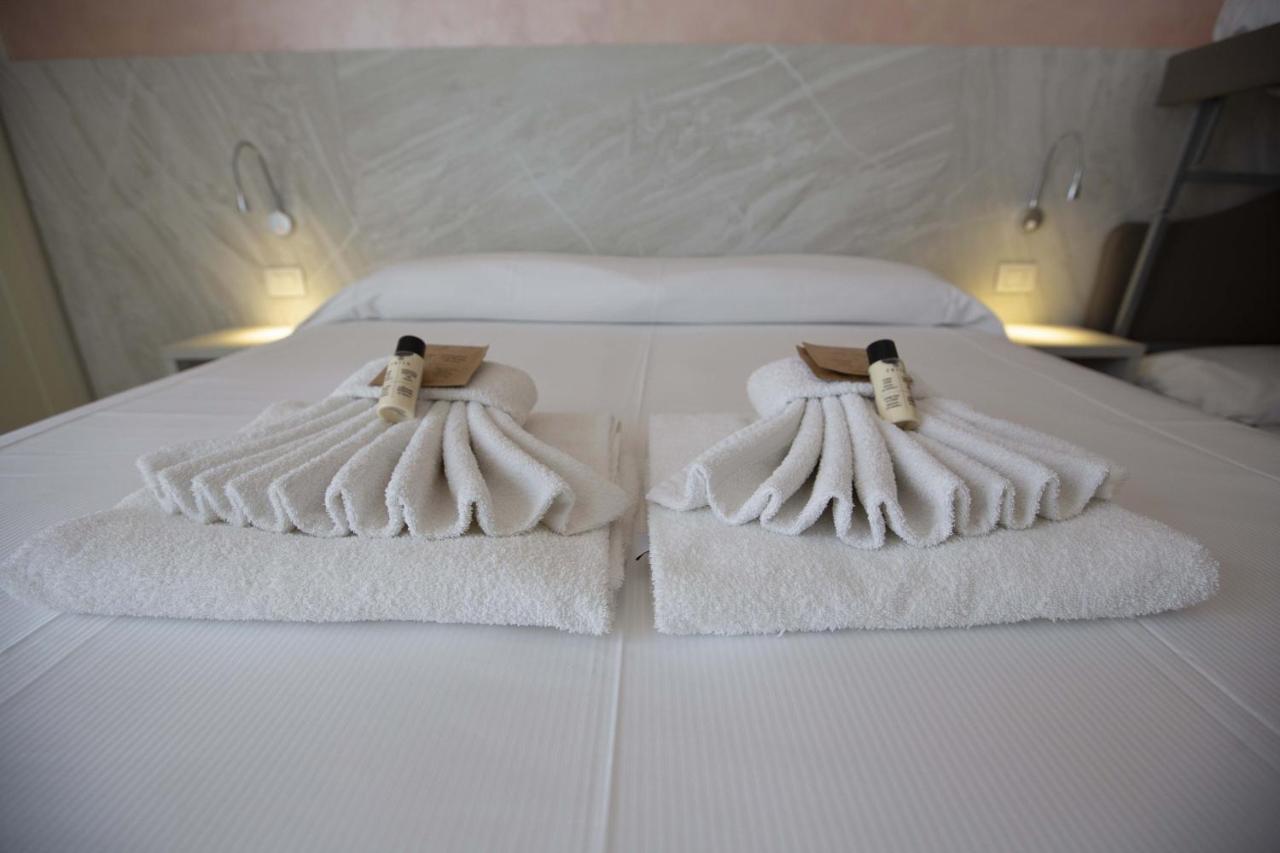 Hotel Confort Ρίμινι Εξωτερικό φωτογραφία