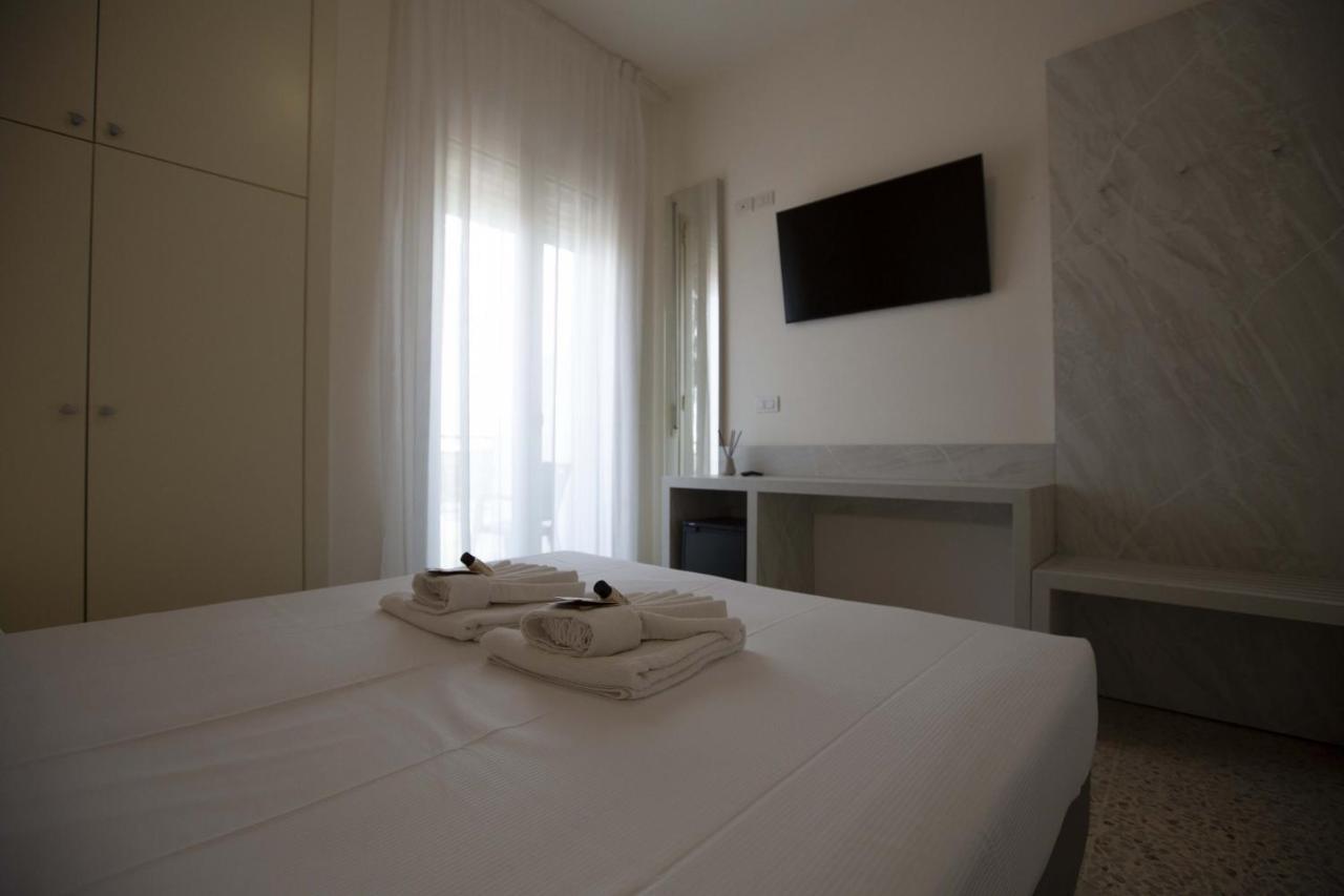 Hotel Confort Ρίμινι Εξωτερικό φωτογραφία