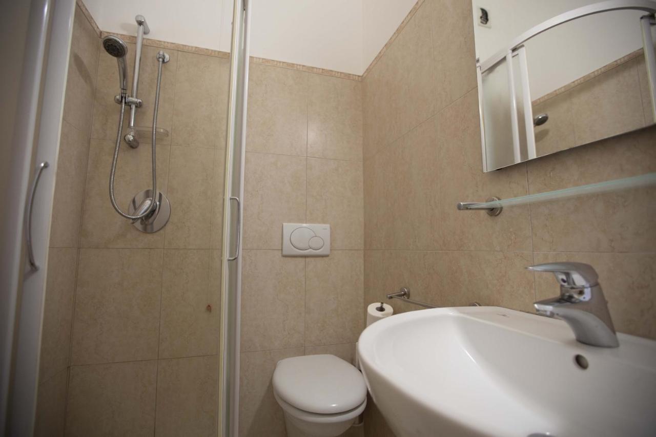 Hotel Confort Ρίμινι Εξωτερικό φωτογραφία