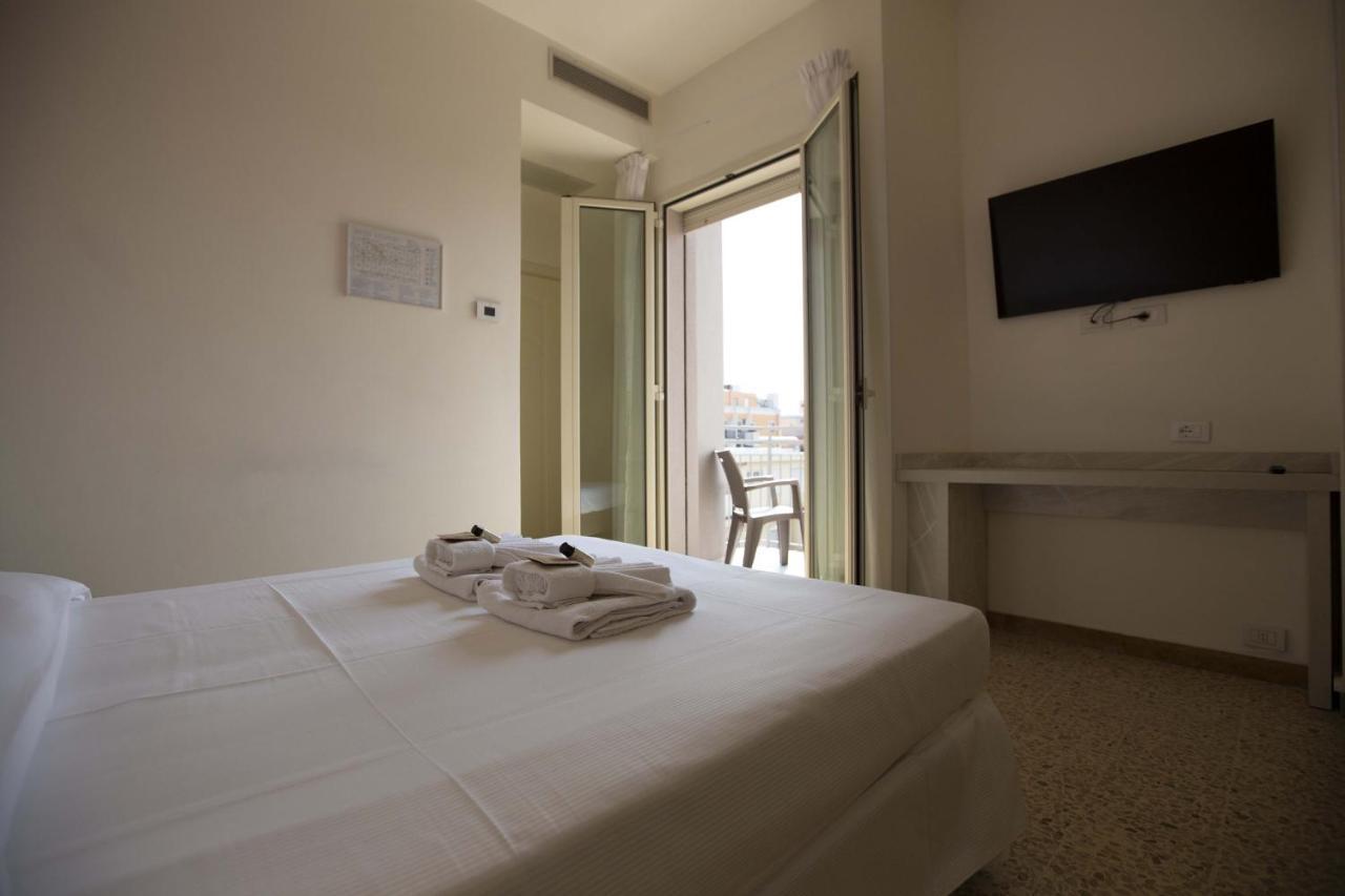 Hotel Confort Ρίμινι Εξωτερικό φωτογραφία