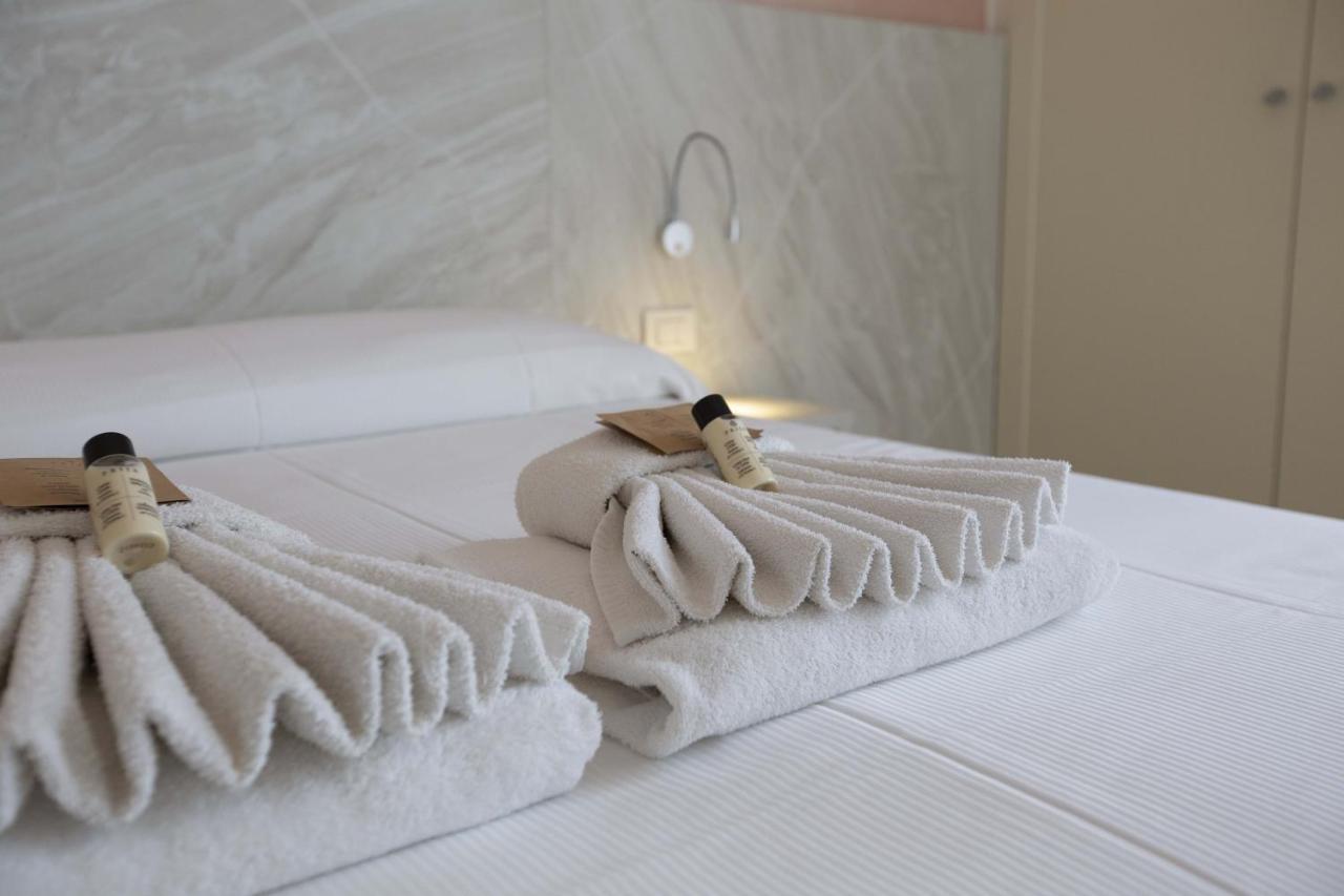 Hotel Confort Ρίμινι Εξωτερικό φωτογραφία
